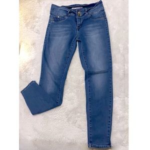 Sz 11 Wms/Jrs YMI WannaBettaButt? Shaping MidRise HighWaist Super Stretch Jeans